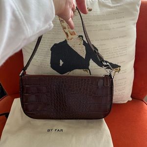 By Far Rachel shoulder bag in croco print!